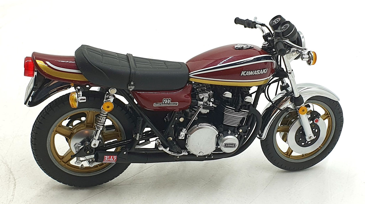 Milestone 1/12 Scale BK130 - Kawasaki ZII 750 Double Overhead Camshaft - Red