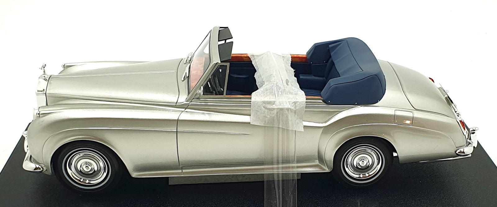 Cult 1/18 Scale Resin CML105-1 1961 Rolls Royce Silver Cloud II Drophead Silver