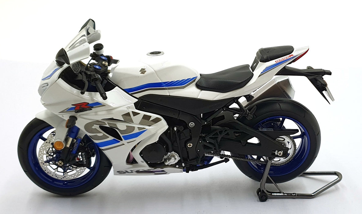 LCD Models 1/12 Scale 21365 - Suzuki-R 1000R Motorbike - White