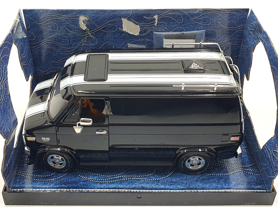 HIGHWAY 61 1/16 Scale 50173 - 1974 Chevrolet Custom Van - Black/White Stripes