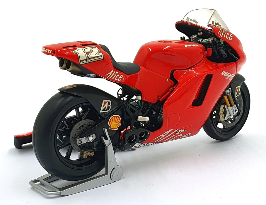 Minichamps 1/12 Scale 122 060012 Ducati Desmosedici Bayliss MotoGP Valencia 2006