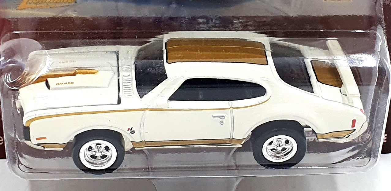 Johnny Lightning 1/64 Scale 291-01 - 1969 Oldsmbile 442 - White/Gold