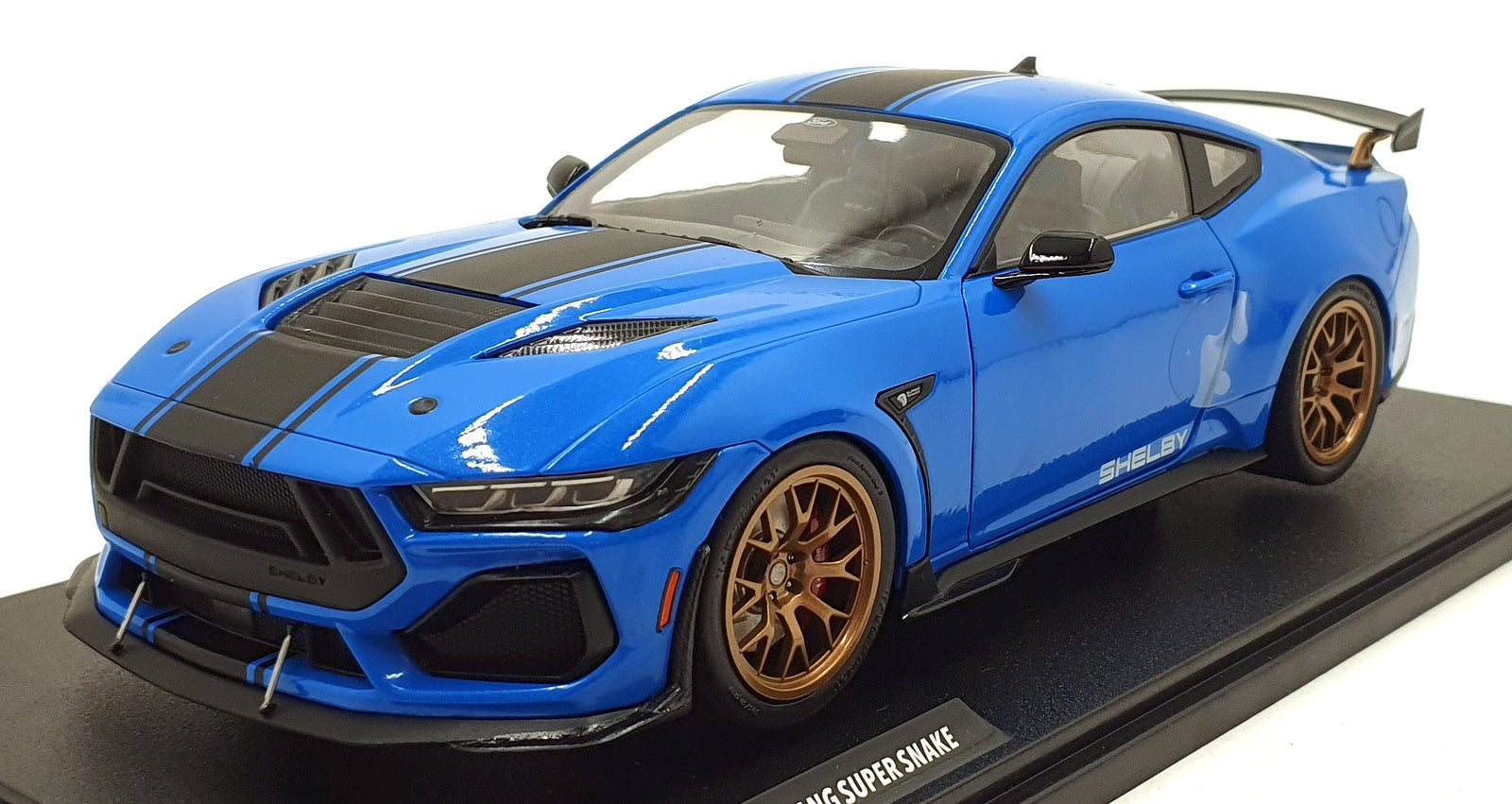 Solido 1/18 Scale Diecast S1813802 - Ford Shelby Mustang Super Snake - Blue