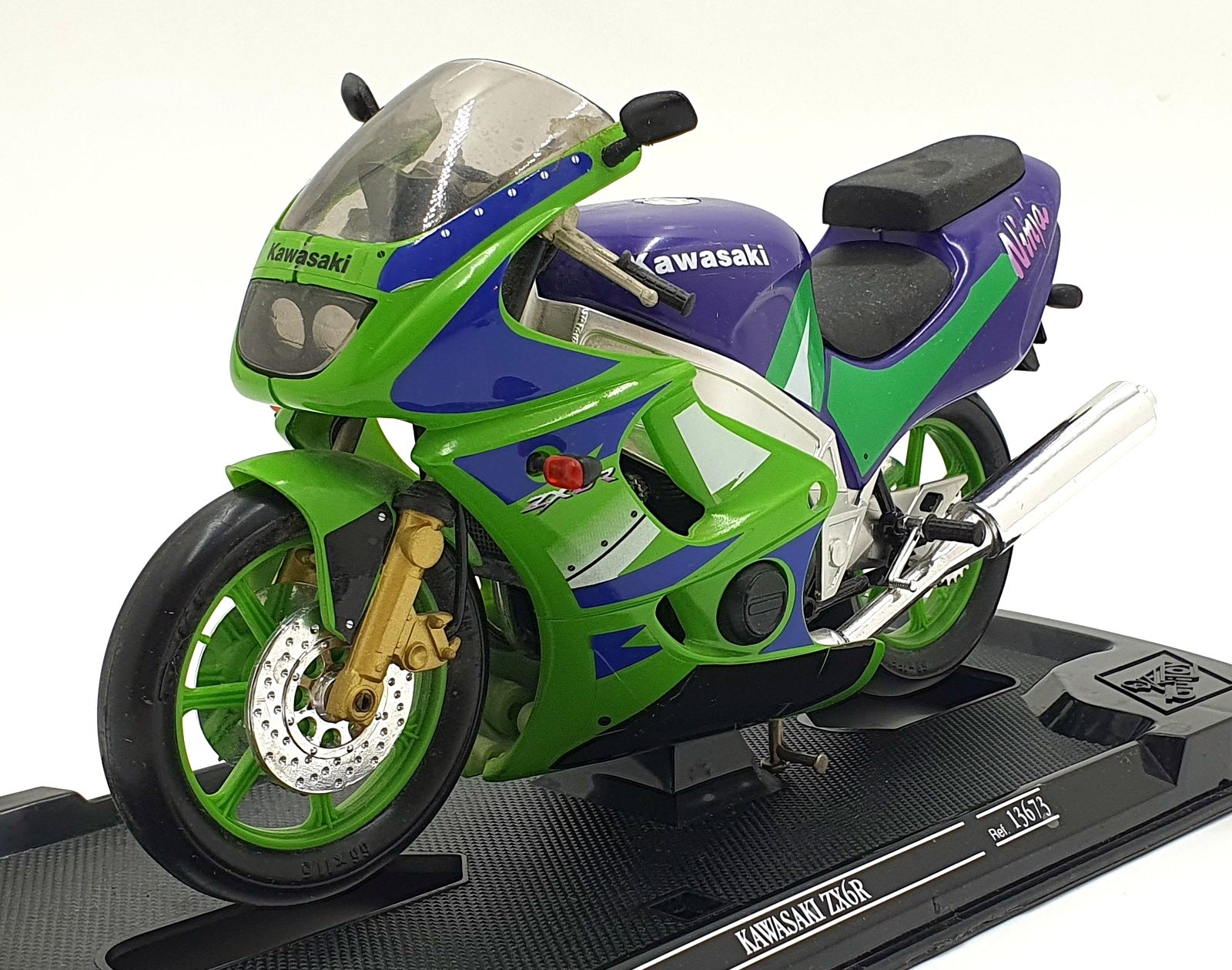 Guiloy 1/10 Scale 13673 - Original Miniatures Kawasaki ZX6R Motorcycle - Green
