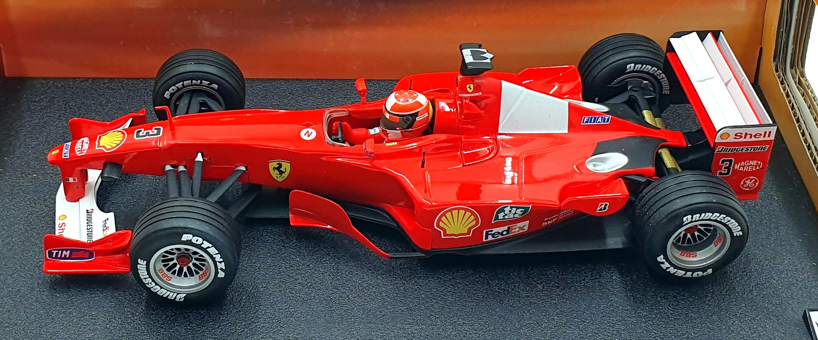 Hot Wheels 1/18 Scale Diecast 26737 - Ferrari F1-2000 - Michael Schumacher
