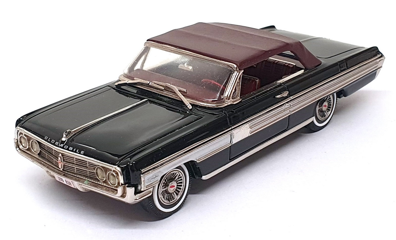Conquest 1/43 Scale CON85 - 1962 Oldsmobile Starfire Convertible - Ebony Black