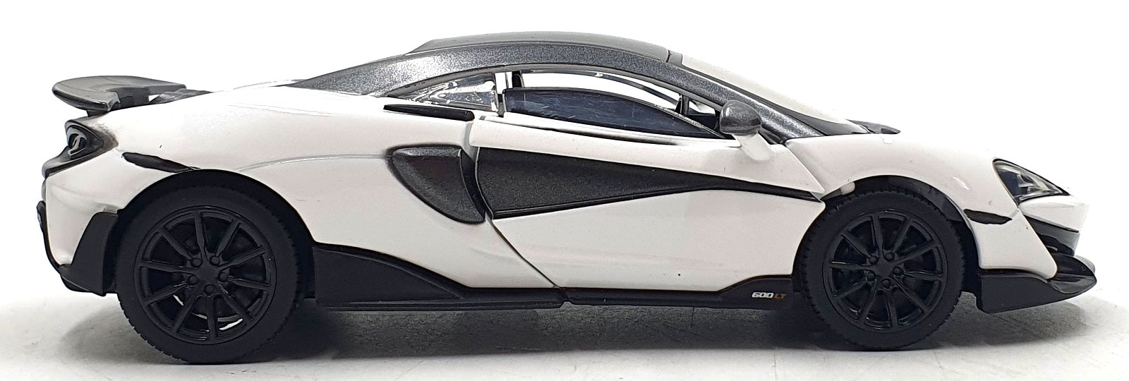 Tayumo 1/32 Pull Back & Go 32130017 - McLaren 600LT LHD - White