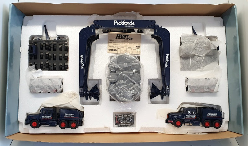 Corgi 1/50 Scale 18005 - Scammell Contractor Nicolas trailer & bogies Pickfords