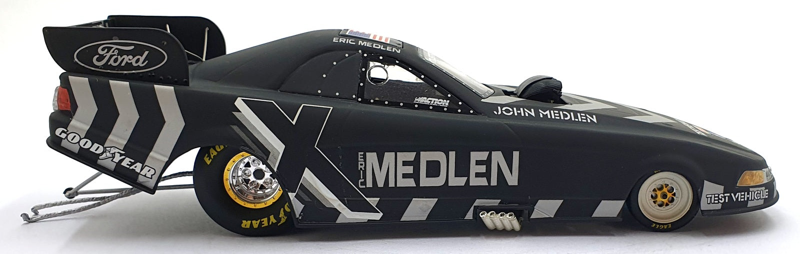 Action 1/24 Scale 111783 Ford Mustang Funny Car Dragster 2006 - Medlen