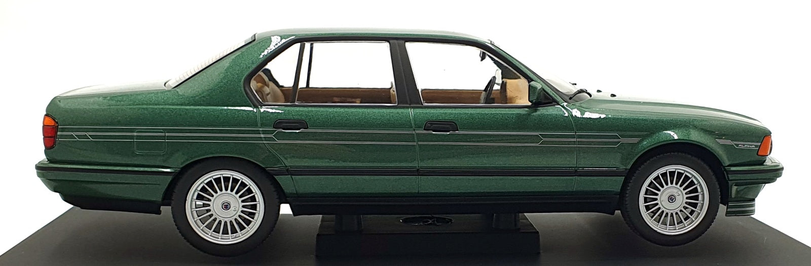 MCG 1/18 Scale Diecast MCG18233 - BMW E32 Alpina b11 3.5 - Met. Green