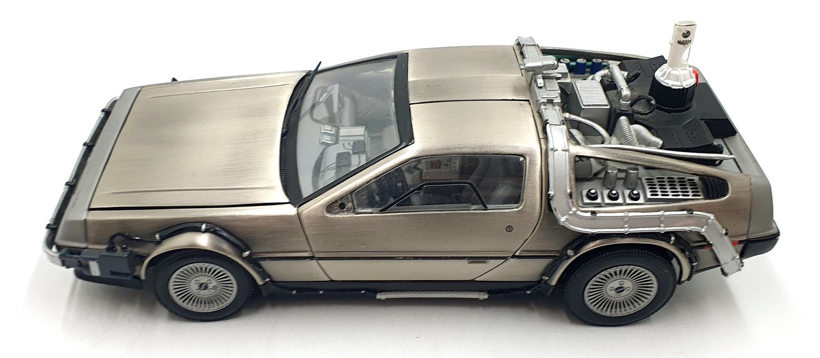 Sun Star 1/18 Scale Diecast 22426T - Back To The Future DeLorean Time Machine 
