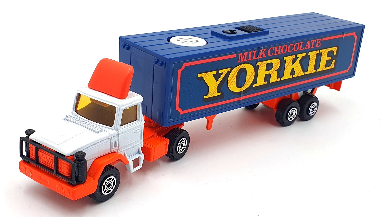 Corgi Electronic 22cm Long Diecast 1002 - BL Road Train & Trailers With Playmat