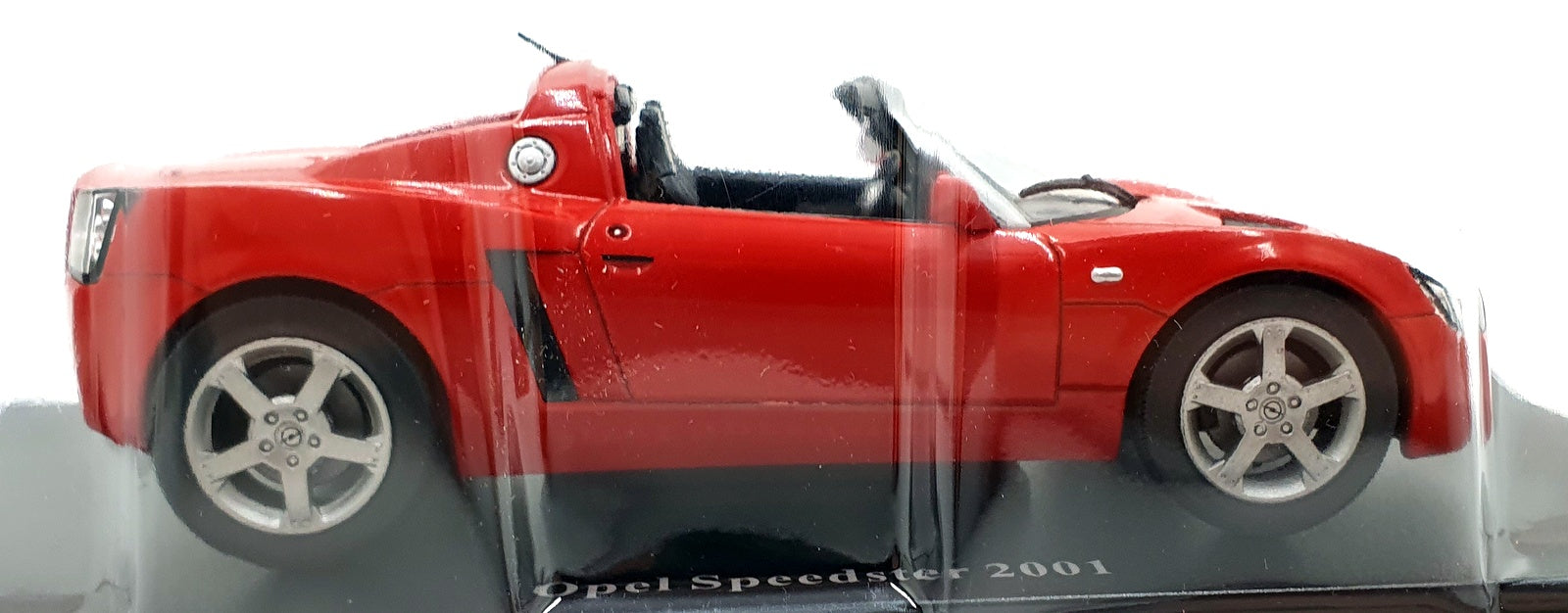 Altaya 1/24 Scale Diecast G1648021 - 2001 Opel Speedster - Red
