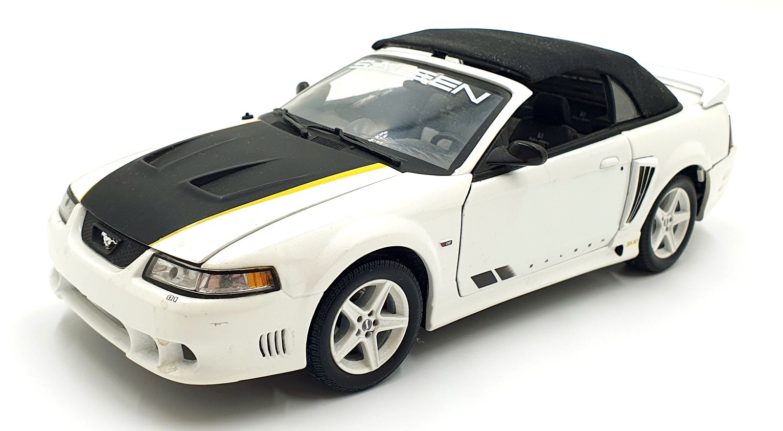 Ertl 1/18 Scale Diecast DC16126E - 2004 Saleen Mustang SA-20 - White/Black