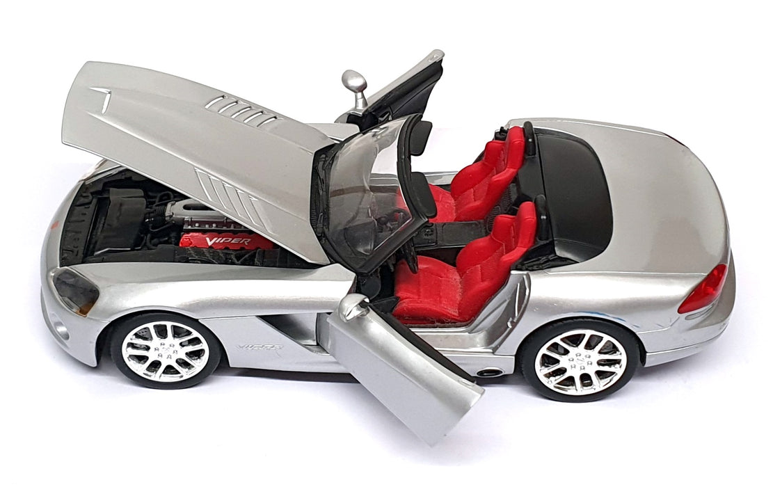 Hot Wheels 1/18 Scale Diecast 26725R - Dodge Viper Roadster - Silver