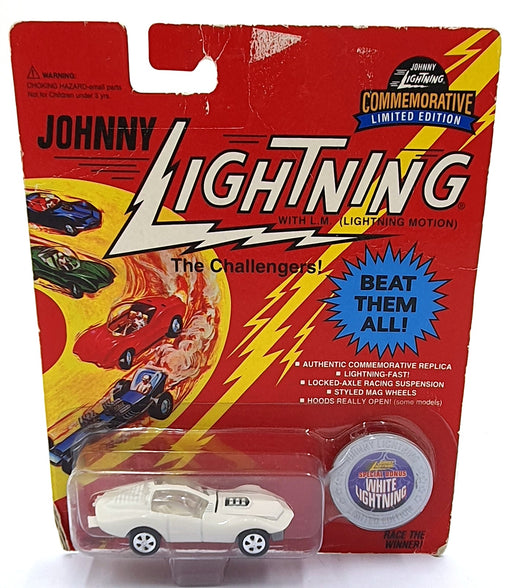Johnny Lightning 1/64 Scale 100-152 - The Challengers Custom Mako Shark - White