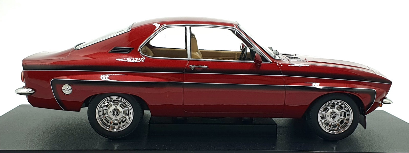 MCG 1/18 Scale Diecast MCG18427 - Opel Manta A - Met. Red