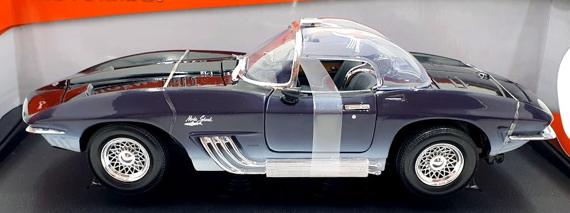 Motor Max 1/18 Scale 73102 - 1961 Chevrolet Stingray Mako Shark - Blue