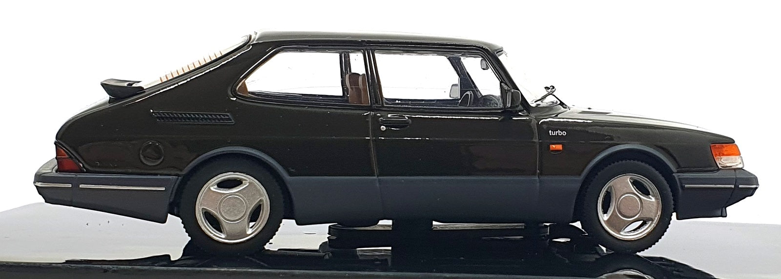 Ixo 1/43 Scale CLC577N.22 - 1988 SAAB 900 Turbo - Black/Grey