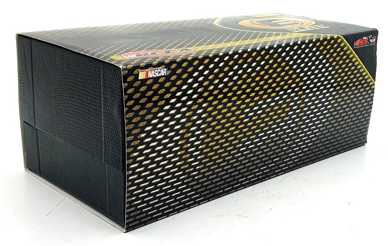 Action 1/24 Scale 400935 - Chevrolet Elite 2002 Pit Stop Practice Car NASCAR