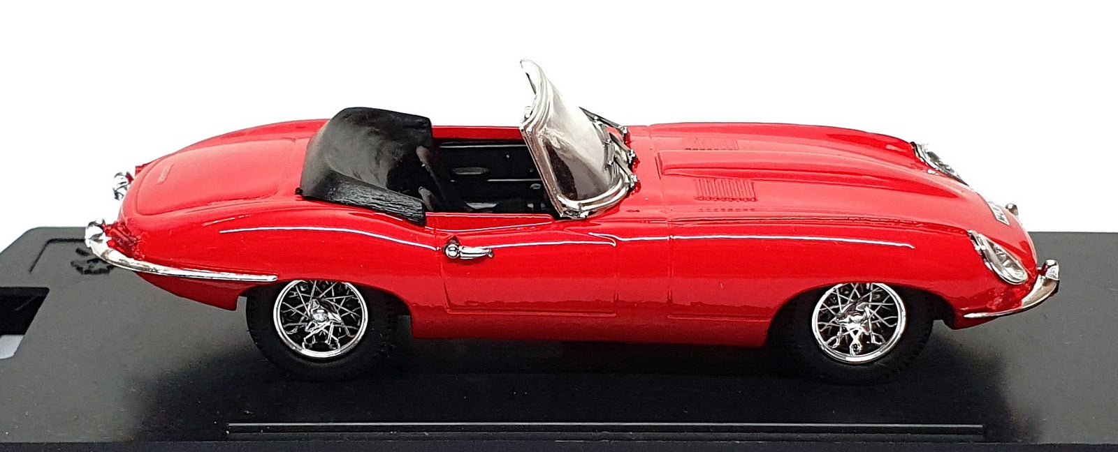 Box Model 1/43 Scale Diecast 8460 - Jaguar E Spyder - Red