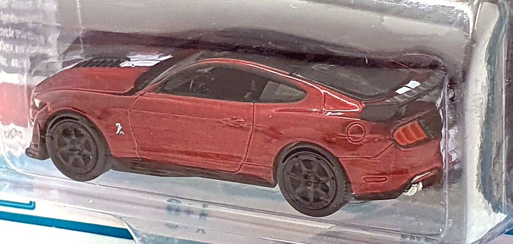 Auto World 1/64 Scale AW64362 - 2020 Shelby GT-500 Carbon Fiber Track Pack