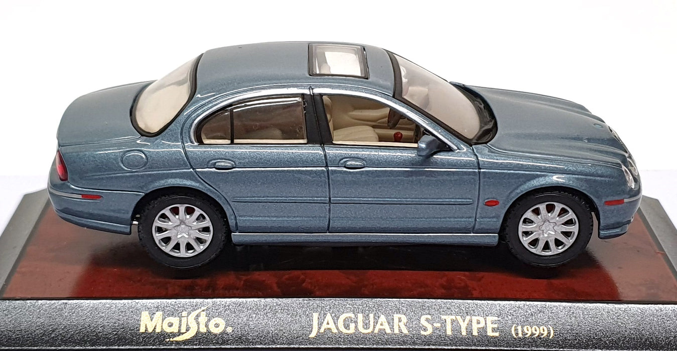 Maisto 1/43 Scale Diecast 31509 - 1999 Jaguar S-Type - Met. Lt. Blue
