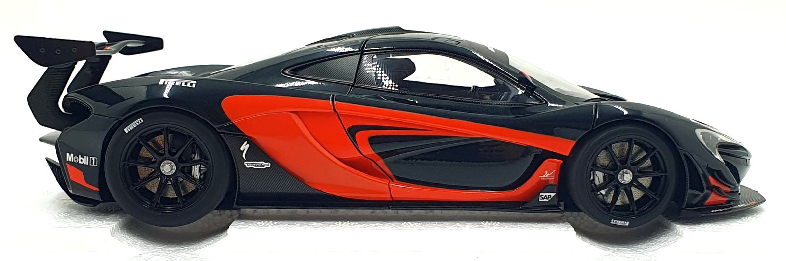 Autoart 1/18 Scale Diecast 81543 - McLaren P1 GTR Dark Hyper Silver/Red Accents