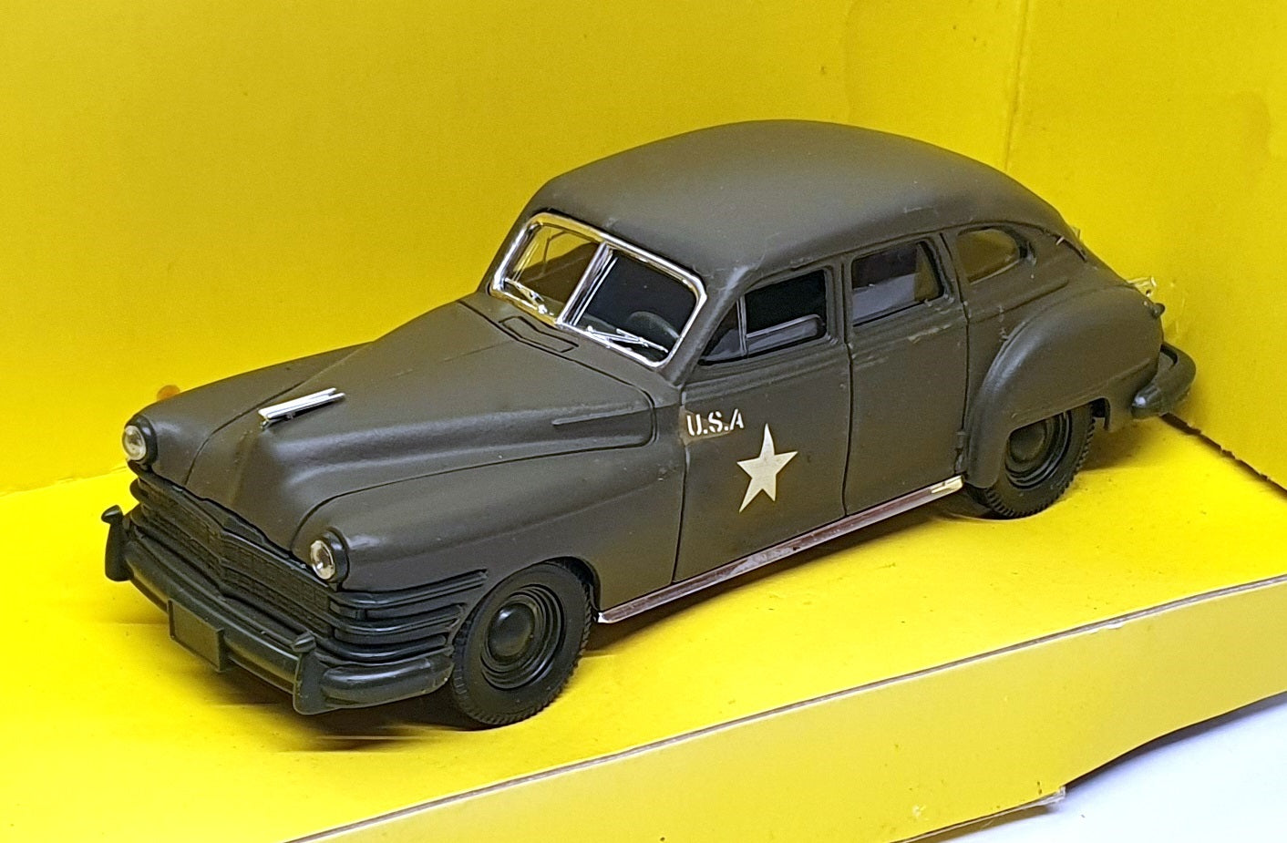 Solido 1/43 Scale 6042 - Military Chrysler Windsor US Army HQ Car - Green