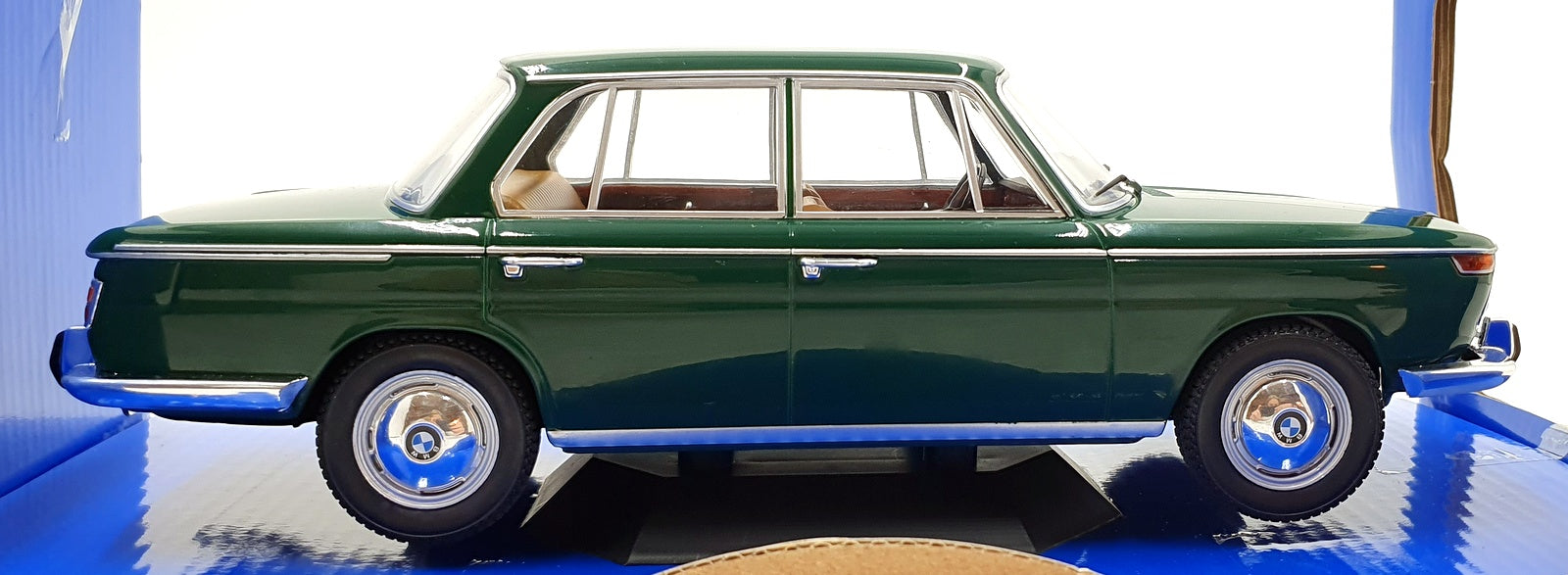 Model Car Group 1/18 Scale MCG18542 - 2000 BMW - Dark Green