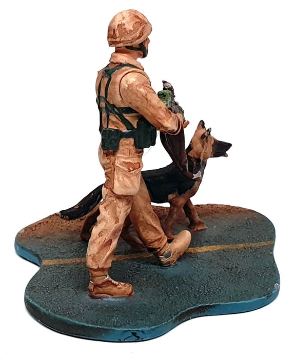 Corgi 1/32 Scale Metal Figure CC59151 - Desert Storm British MP With Sniffer Dog