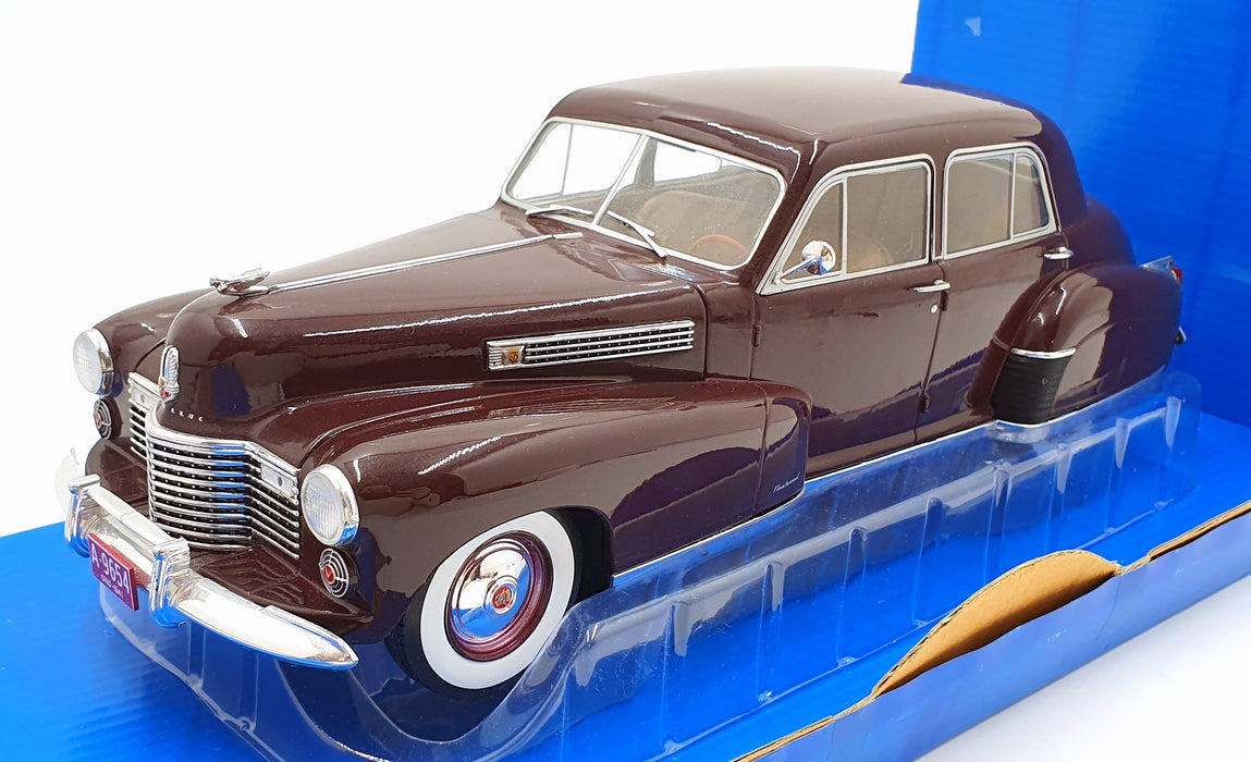 Model Car Group 1/18 Scale MCG18071 - Fleetwood Series 60 Sedan 1941 Red