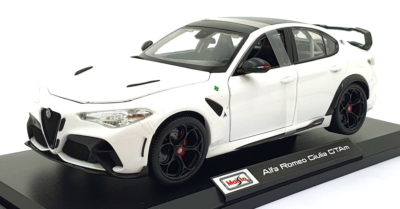 Maisto 1/18 Scale 46629 - Alfa Romeo Giulia GTAm - White