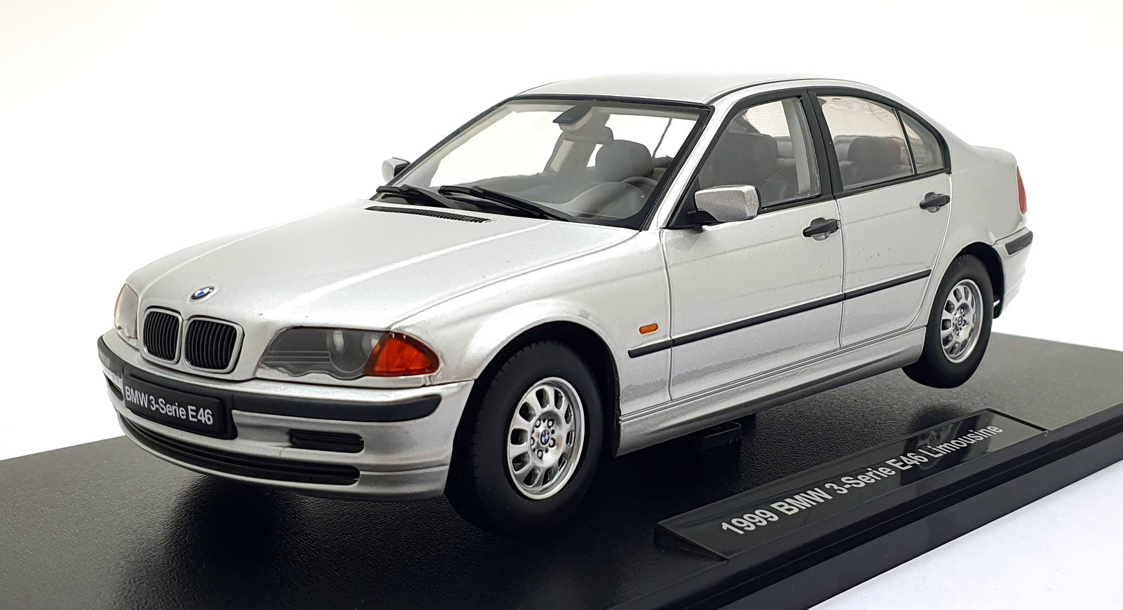 KK Scale 1/18 Scale Diecast KKDC181431 - 1999 BMW 3-Series E46 Limousine Silver