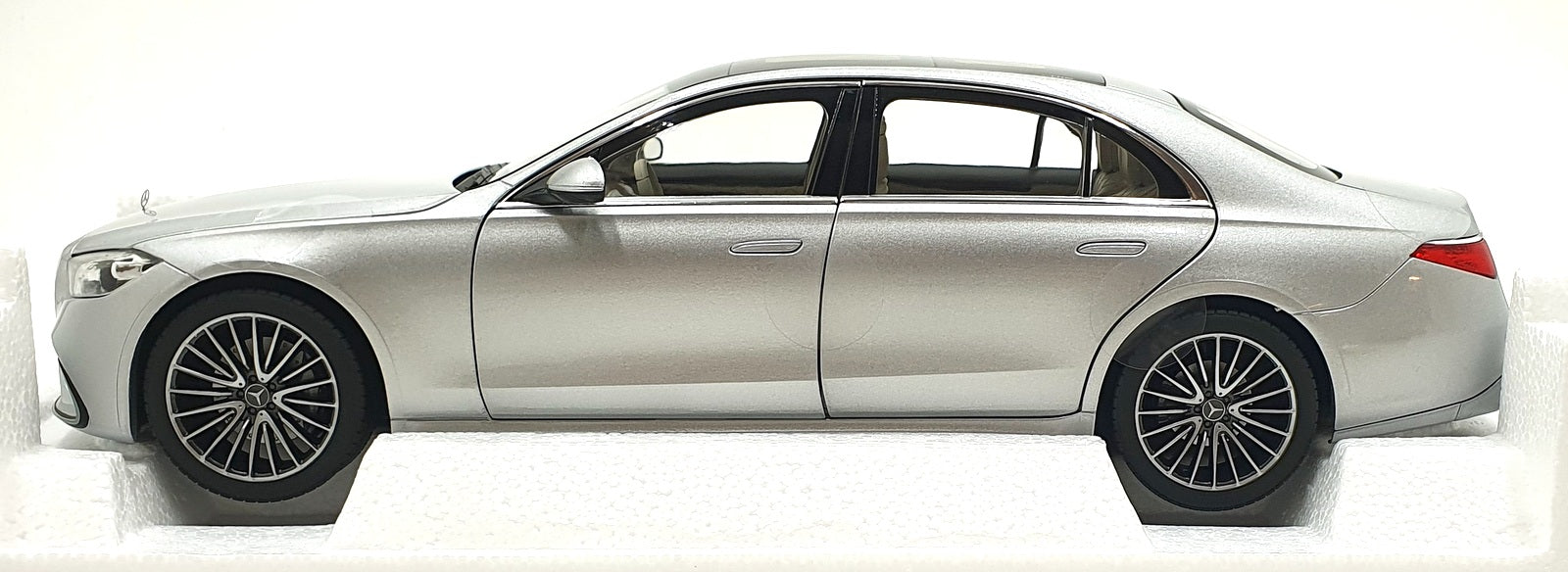 Norev 1/18 Scale Diecast 183805 2021 Mercedes- Benz S-Class AMG-Line