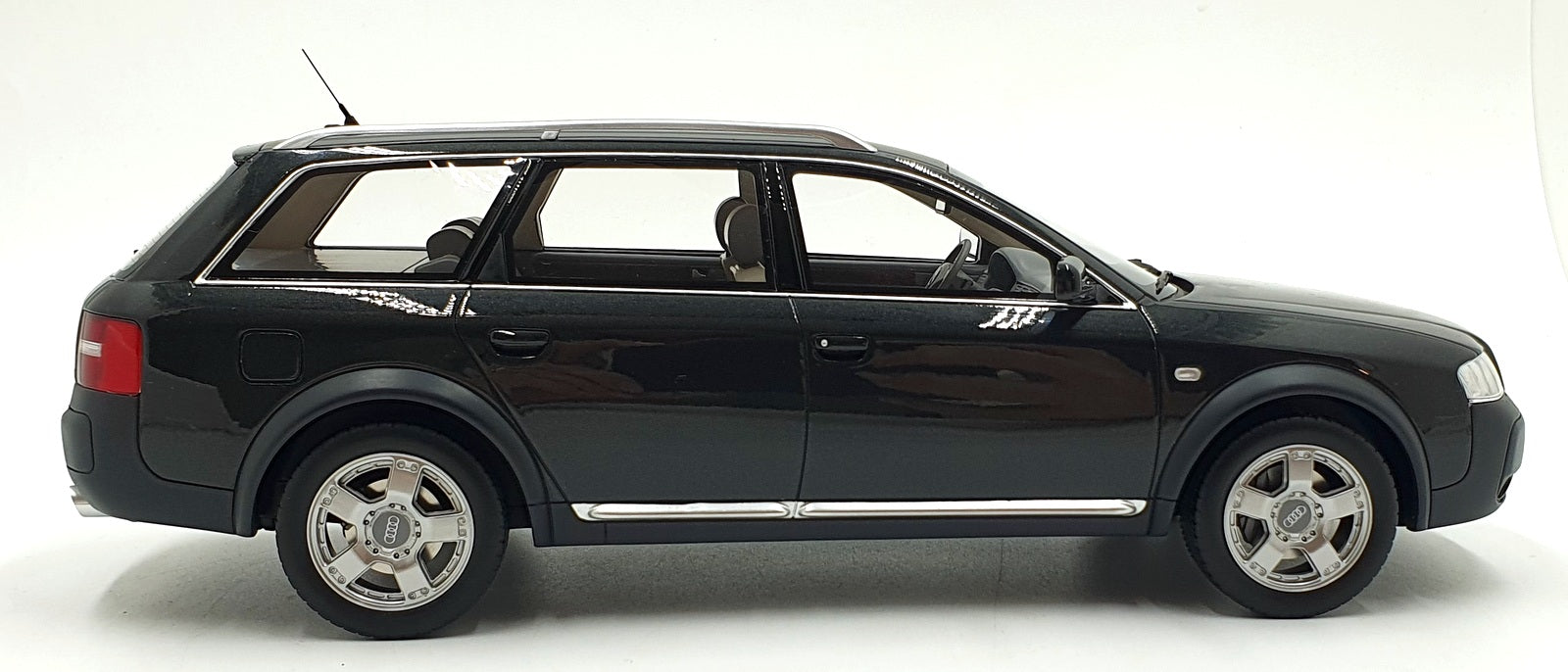 Otto Models 1/18 Scale Resin OT1189 - Audi A6 C6 Allroad - Black