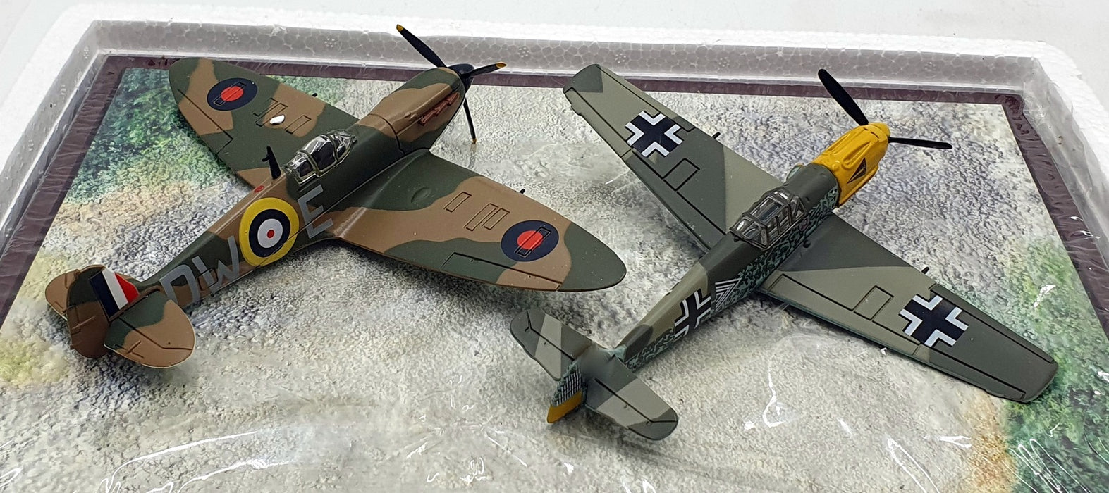 Atlas Editions 1/72 Scale 3 909 401 Spitfire Messerschmitt Battle Of Britain '40