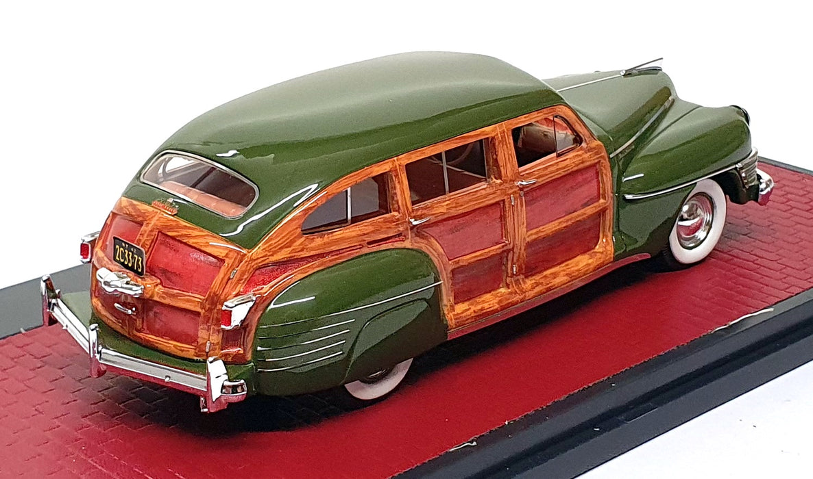 Matrix 1/43 Scale MX20303-073 - 1942 Chrysler Town & Country - Green
