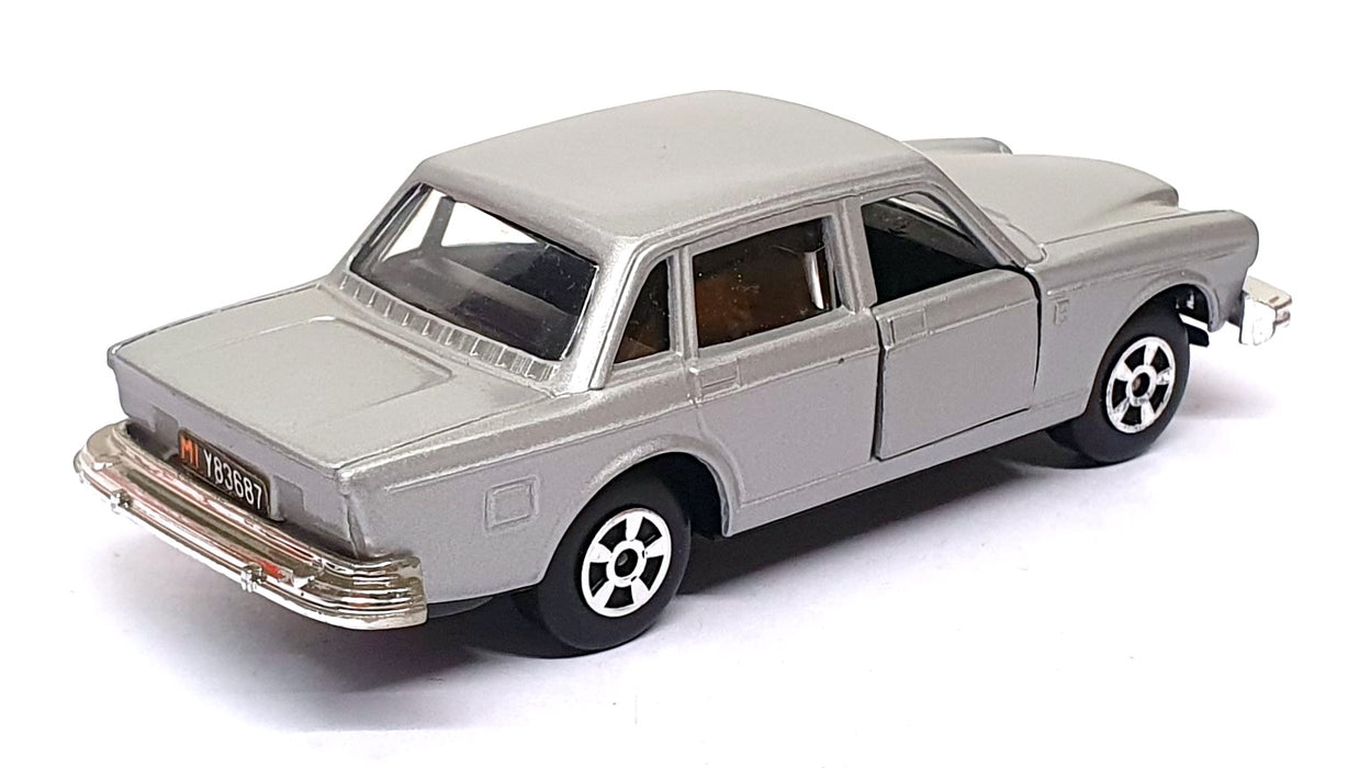 Polistil Appx 10cm Long Diecast CE57 - Volvo 164E - Silver
