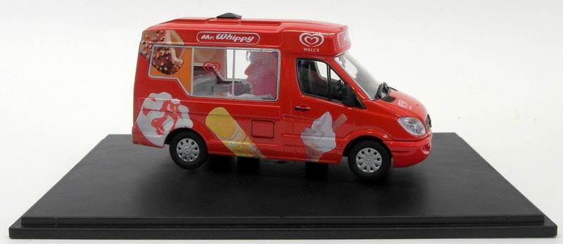 Oxford Diecast 1/43 Scale Diecast WM001 - Mondial Ice Cream Van - Mr Whippy