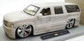 Jada 1/18 Scale Diecast 63152 - Chevrolet Suburban - White