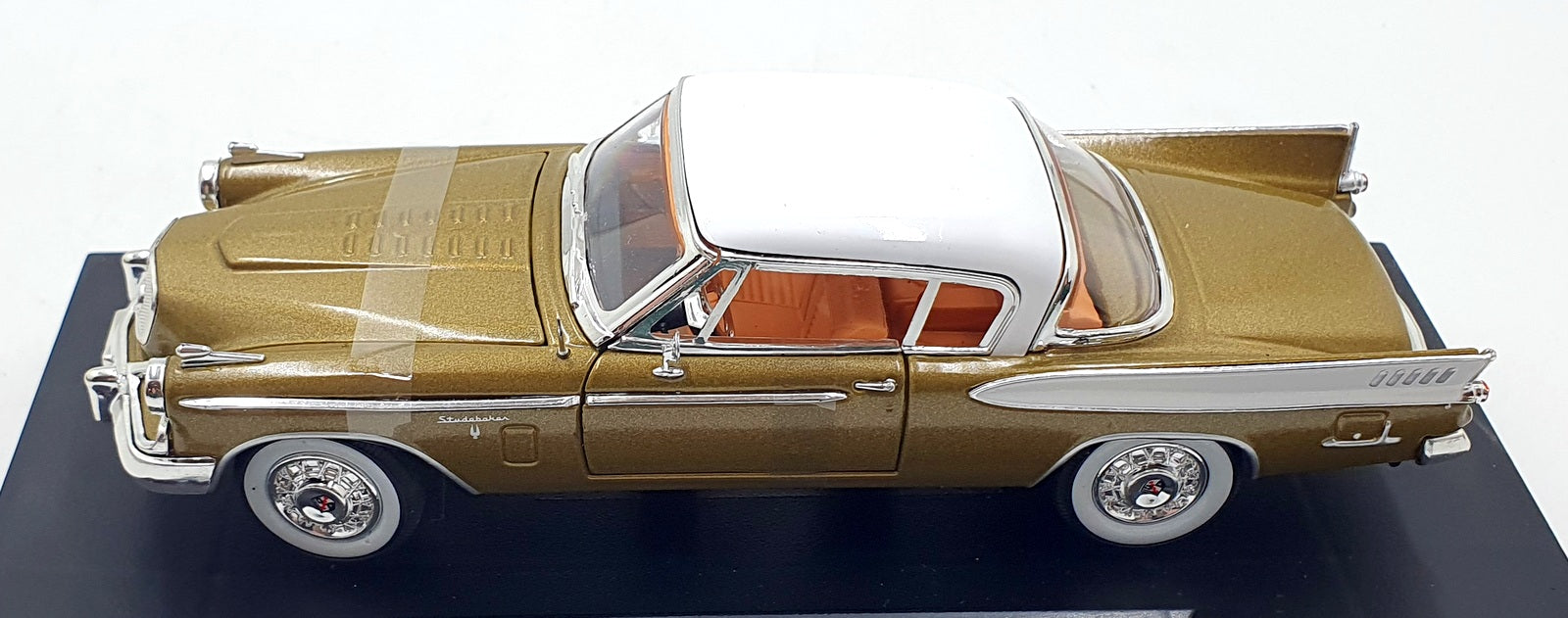 Signature Models 1/32 Scale Diecast 32399 - 1957 Studebaker Hawk - Gold
