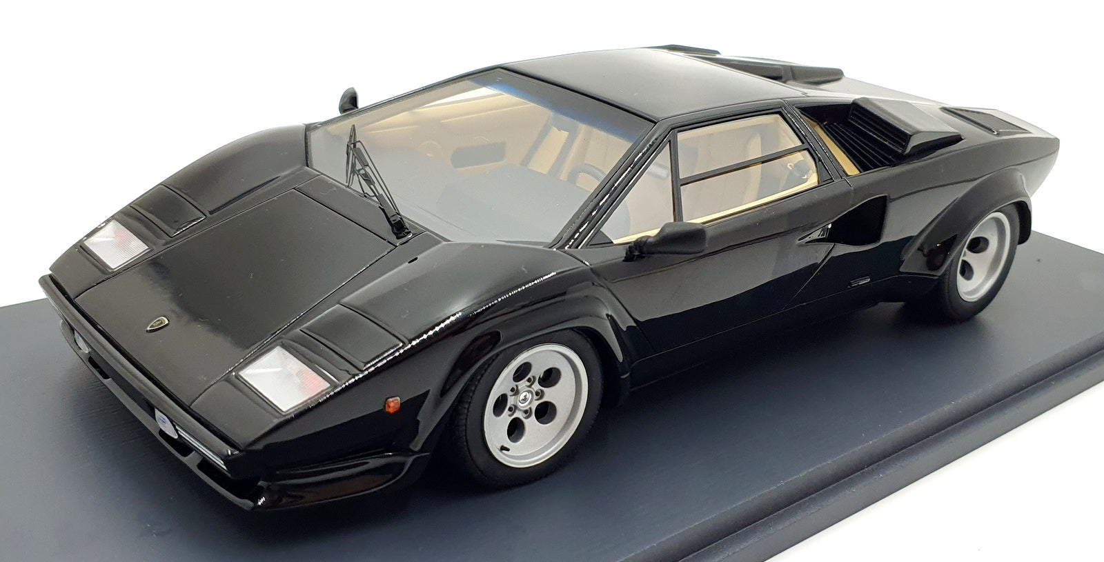 Schuco 1/18 Scale Resin 450066500 - Lamborghini Countach 5000 S - Black