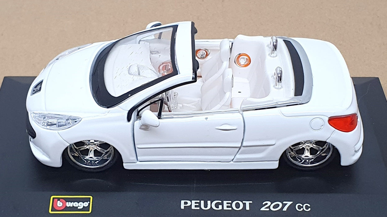 Burago 1/32 Scale Diecast 18-42000 - Peugeot 207 CC - White