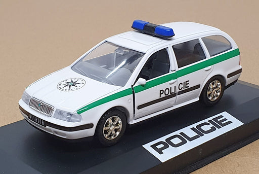 Kaden 1/43 Scale 0565 - Skoda Octavia Kombi Policie Czech Police - White/Green