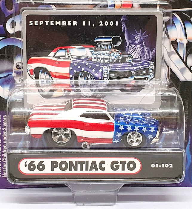 Muscle Machines 1/64 Scale 71151 01-102 - 1966 Pontiac GTO - Stars & Stripes