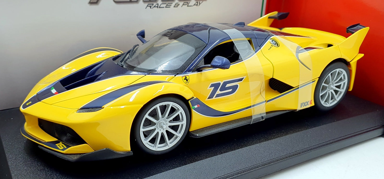 Burago 1/18 Scale Diecast 18-16010Y Ferrari FXX K Supercar - Yellow/Blue
