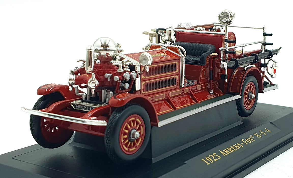 Road Signature 1/43 Scale 43004 - 1925 Ahrens-Fox N-S-4 Firetruck - Red