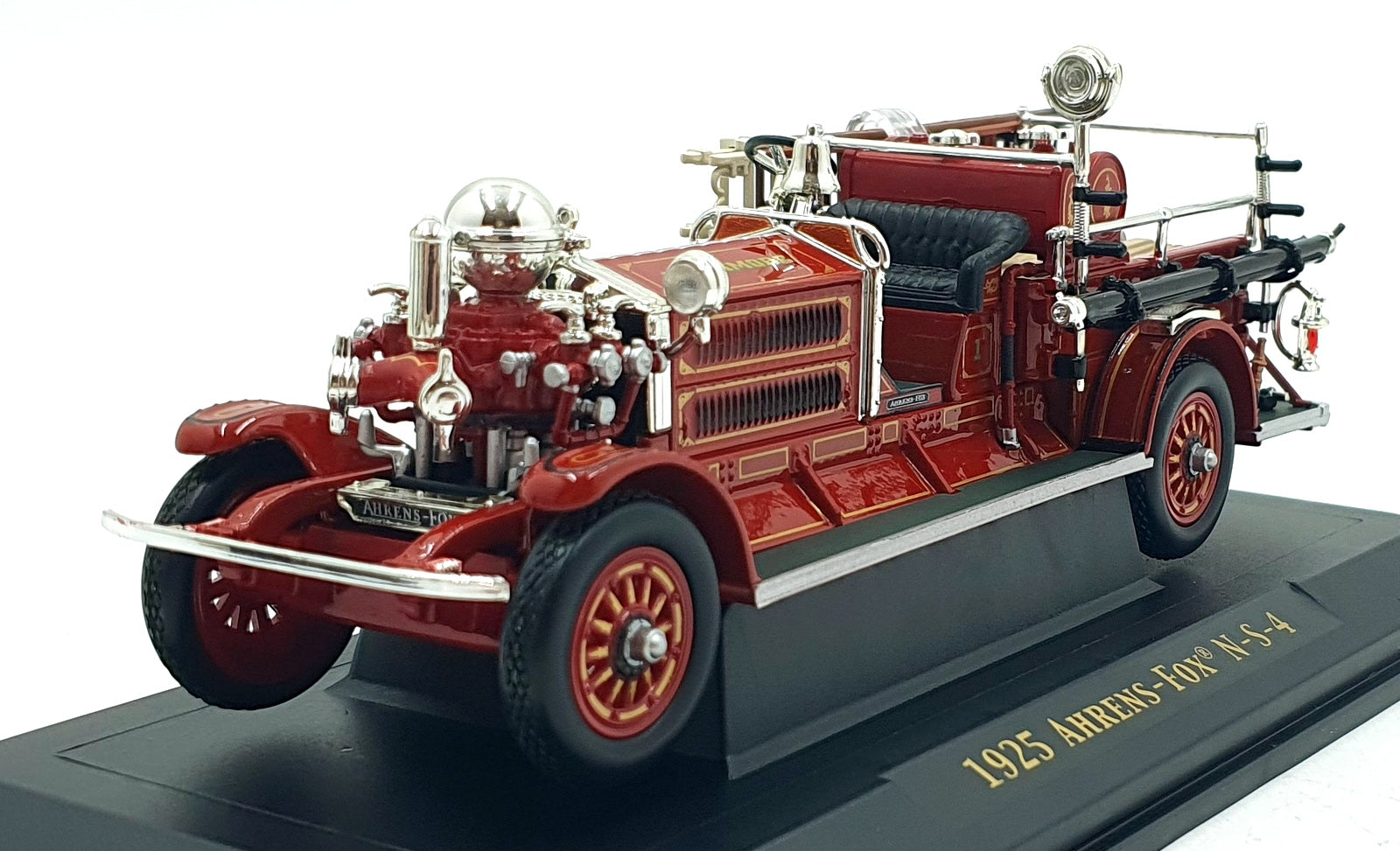 Road Signature 1/43 Scale 43004 - 1925 Ahrens-Fox N-S-4 Firetruck - Red