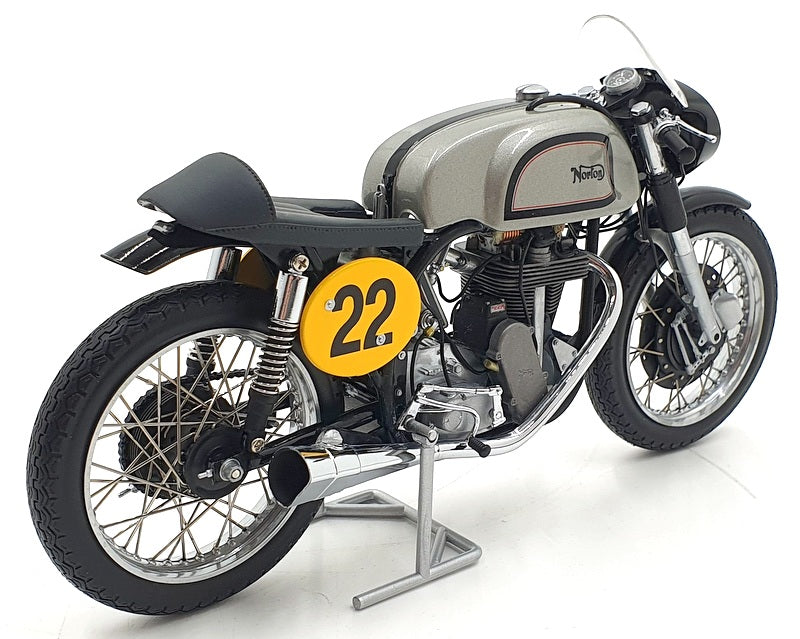 Minichamps 1/12 Scale Diecast 122 132400 - Norton Manx Ray Petty 1960